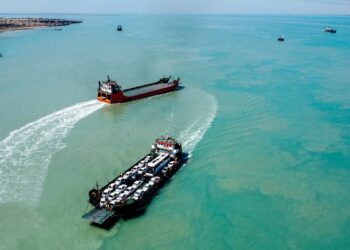 ترددهای مسافری دریایی مرکز استان هرمزگان تا اطلاع ثانوی لغو شده است