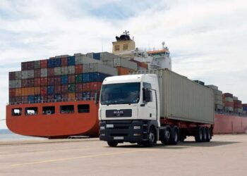 رشد ۱۰۷ درصدی ترانزیت کالا در بندر امام خمینی