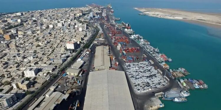 مساحت فعلی بندر بوشهر پاسخگوی نگهداری کالاهای تجاری نیست