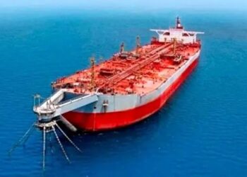 پهلودهی و بارگیری همزمان چهار فروند نفتکش در پایانه میعانات گازی پارس جنوبی