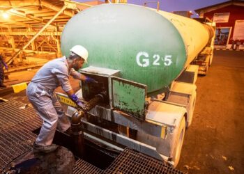 کاهش ۷۵ درصدی دادخواست های اختلاف کارگر و کارفرما در بندر شهید رجایی