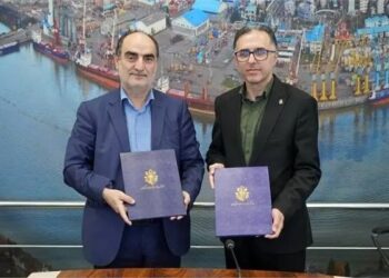 امضای تفاهم نامه سه جانبه همکاری آموزشی «سیاست های کلی توسعه دریا محور» در استان گیلان