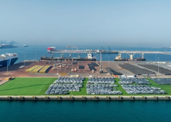 ثبت رکورد جدید واردات خودرو در ترمینال اختصاصی بندر خلیفه امارات