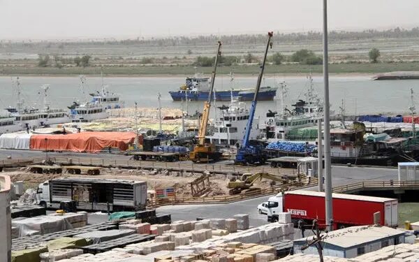 فعالیت صادرات و واردات کالا در بندر آبادان شبانه روزی شد
