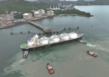 همکاری چین و آمریکا برای احداث مرکز یک میلیارد دلاری ذخیره‌سازی LNG