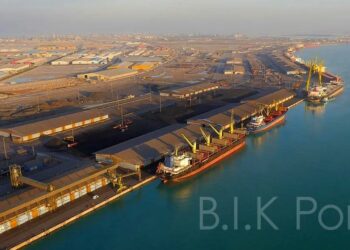 افزایش ۲۰۰ هزار متر مکعبی ظرفیت انبارش و نگهداری فرآورده های نفتی منطقه ویژه اقتصادی بندر امام خمینی