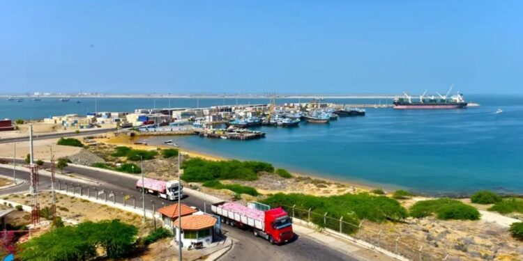 برنامه ریزی برای جذب سالانه بیش از ۱۵۰ هزار گردشگر در تنها بندر اقیانوسی کشور