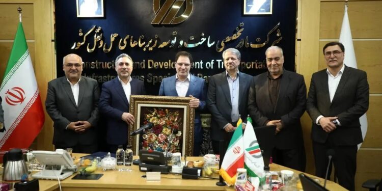 بروکراسی ها از سر راه سرمایه گذاران و فعالان بخش خصوصی حذف می شود ​