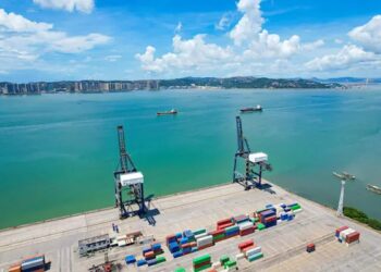 جهش سود یک شرکت خدمات دریایی و بندری در نیمه اول سال 1403