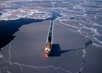 ساخت قوی ترین کشتی یخ شکن هسته ای جهان با بودجه یک میلیارد دلاری