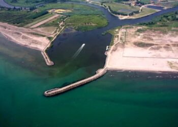 فاز دوم بندر گردشگری چمخاله به بخش خصوصی واگذار می شود/شرایط مناسب برای جذب سرمایه گذار