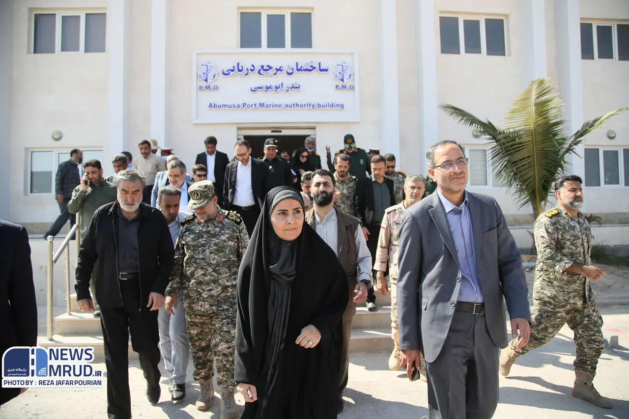 گزارش تصویری عملیات اجرایی ۱۱۰ واحد مسکونی در جزیره بوموسی و بازدید وزیر راه از فرودگاه و مرجع دریایی بندر بوموسی