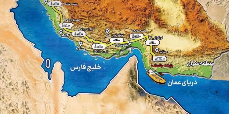 رونق منطقه مکران در گرو توسعه بنادر شرق هرمزگان است