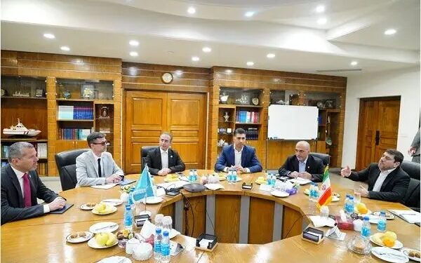 لزوم حمایت حداکثری آیمو از حقوق دریانوردان ایرانی