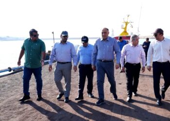 پایش میدانی از ظرفیت های بندری و دریایی جزایر لارک، هرمز و قشم/ اختصاص 4 هزار میلیارد ریال اعتبار به توسعه بندر لارک