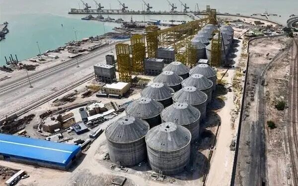 پیشرفت ۸۴ درصدی احداث بزرگترین پایانه مکانیزه غلات کشور در بندر امام خمینی