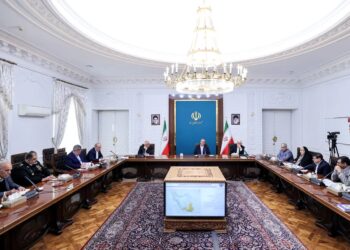 گزارش تصویری | جلسه تحلیل طرح های توسعه دریا محور با حضور رئیس جمهور و وزیر راه و شهرسازی