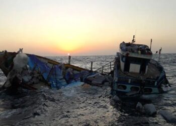 ۵ خدمه لنج باری توسط نفتکش شرکت ملی نفتکش ایران نجات یافتند