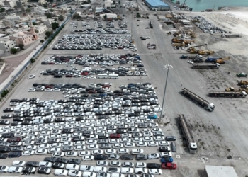 رشد 24 درصدی ترانزیت نفتی و غیر نفتی در بنادر غرب هرمزگان و کسب رتبه چهارم در بین بنادر کشور / ترانزیت بیش از 160 هزار دستگاه خودرو از بندرلنگه به آسیای میانه و عراق