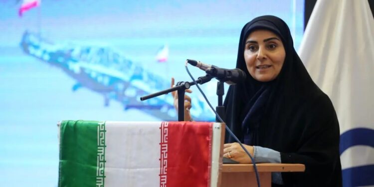 قدردانی وزیر راه و شهرسازی از بخش خصوصی برای سرمایه گذاری در بنادر کشور/ باید گفت وگوی دوطرفه میان دولت و بخش خصوصی شکل بگیرد
