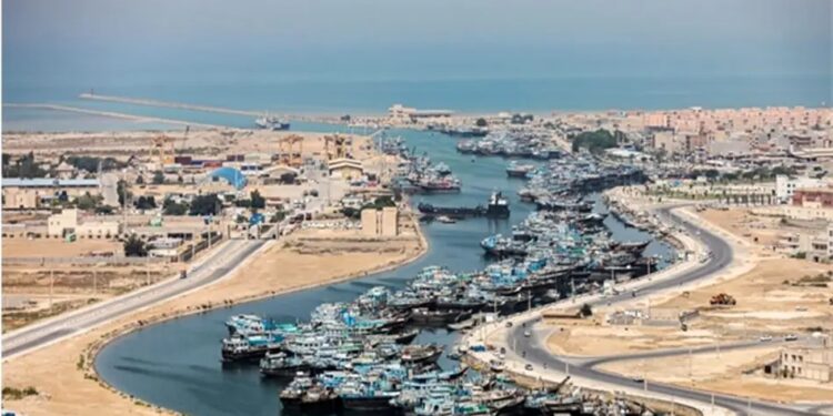 لایروبی طرح توسعه بندر گناوه آغاز شد