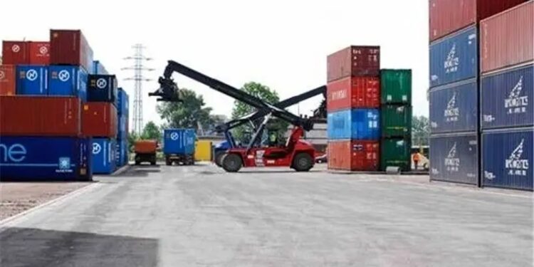 حمل ریلی غلات از مازندران به بندر خشک پیشگامان یزد از سرگرفته شد