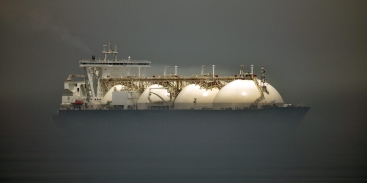 چین بزرگترین خریدار گاز LNG در سال ۲۰۲۴