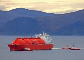 کاهش بی‌سابقه نرخ حامل‌های گاز LNG