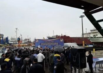 از دید پزشکیان از صنایع کشتی‌ سازی شهید محلاتی بوشهر