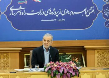 افتتاح ۱۲۰ هزار میلیارد تومان پروژه در وزارت راه، نشان می دهد کارها با جدیت در حال پیگیری است