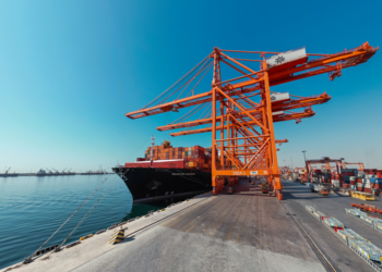 افزایش ظرفیت ۲ میلیون کانتینری، نقطه عطفی در تاریخ فعالیت بندر صلاله