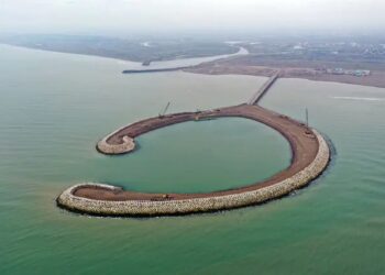 بندر گردشگری چمخاله آماده بهره برداری است