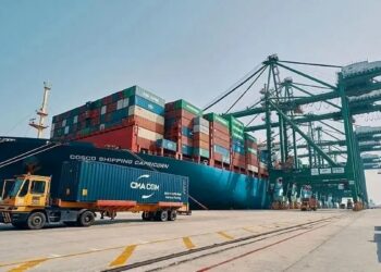 فعالیت بنادر ایران فقط با ۵۰ درصد ظرفیت