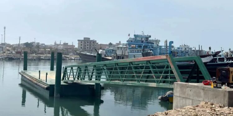بهره‌ برداری از اسکله شناور مسافری بندر دیلم آغاز شد