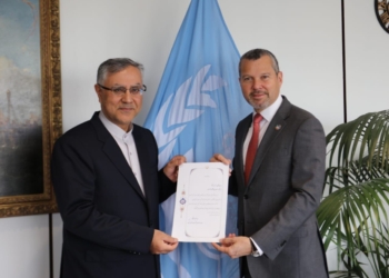 نماینده دائم ایران استوارنامه خود را به مدیرکل سازمان بین المللی دریانوردی ارائه کرد