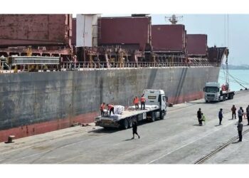 تخلیه ‌و بارگیری ۲۳۴.۸ میلیون تن کالا در بنادر کشور طی سال ۱۴۰۳