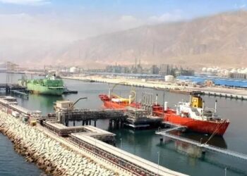 حوضچه های بنادر عسلویه و نخل تقی لایروبی می شوند