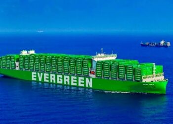 فیلم| حمل 24هزار کانتینر توسط کشتی غول پیکر