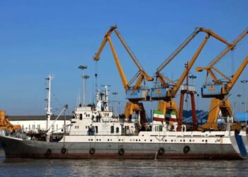 نجات کشتی ایرانی در دریای خزر پس از ۶۰ روز