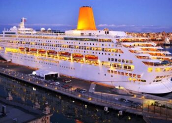 نگاهی به آیین نامه جدید واردات گردشگری؛ امیدی برای توسعه یا چالشی برای تولید داخلی؟