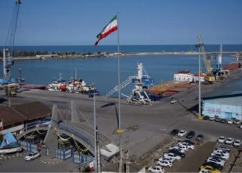 ۵۸۵ فروند کشتی تجاری در بنادر مازندران پهلو گرفتند