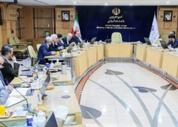 دیدار سفیر ژاپن با معاونان وزیر راه و شهرسازی/تشریح دو طرح توسعه دریا محور و توسعه سواحل مکران