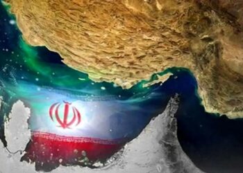 بستن تنگه هرمز حق مشروع ما است