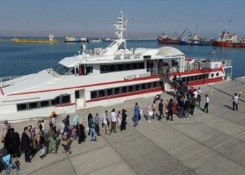 آغاز تردد دریایی زائران اربعین از بندر خرمشهر به بصره از ۱۰ مرداد