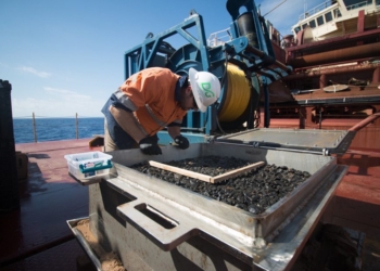 آمریکا برای استخراج مواد معدنی دریایی قوانین سازمان ملل را دور می‌زند