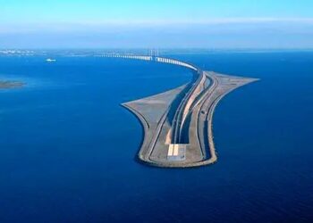 بررسی جایگاه حقوقی جزایر مصنوعی در حقوق بین المللی دریایی