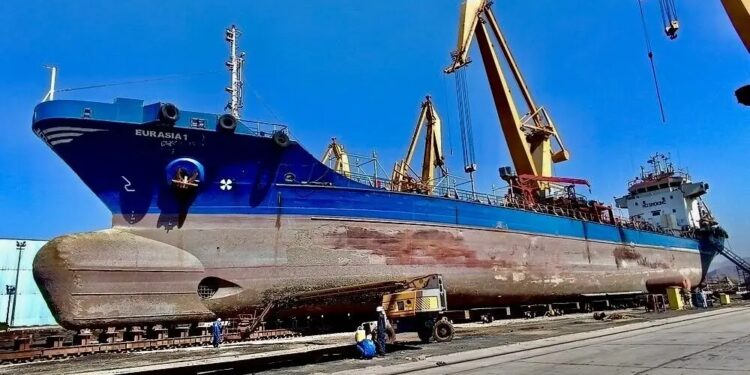 شناور سوخت رسان «اوراسیا» به چرخه فعالیت دریایی بازگشت