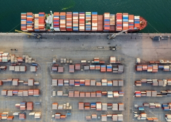 لزوم تقویت حمل کانتینری و طراحی خطوط مستقیم در بندر چابهار