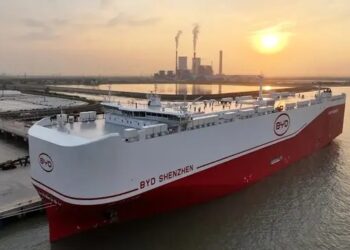 ورود 6 کشتی غول پیکر بی‌ وای‌ دی به دریا