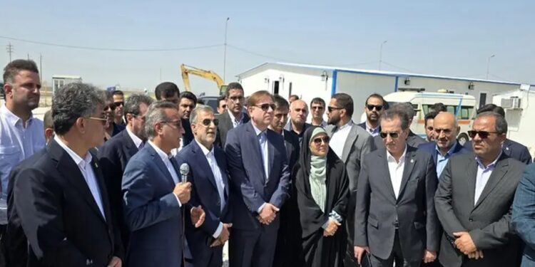 آغاز عملیات اجرایی پروژه برق‌ رسانی مجتمع بندری نگین بوشهر با دستور وزیر راه